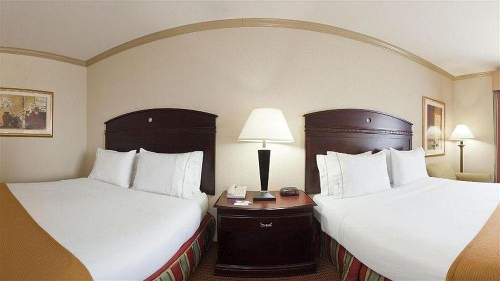 Holiday Inn Express & Suites Wharton By Ihg מראה חיצוני תמונה