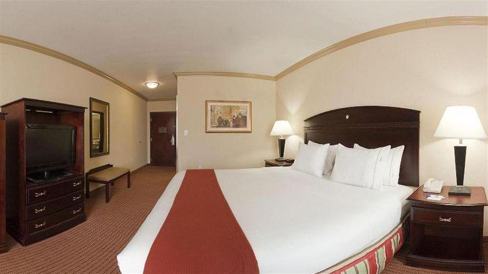 Holiday Inn Express & Suites Wharton By Ihg מראה חיצוני תמונה