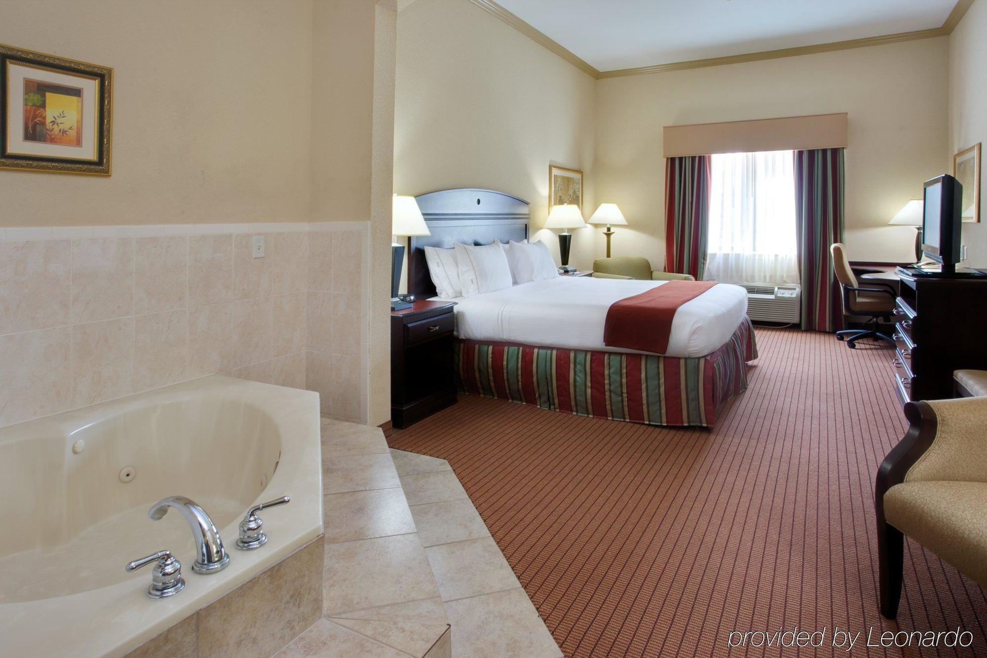 Holiday Inn Express & Suites Wharton By Ihg חדר תמונה