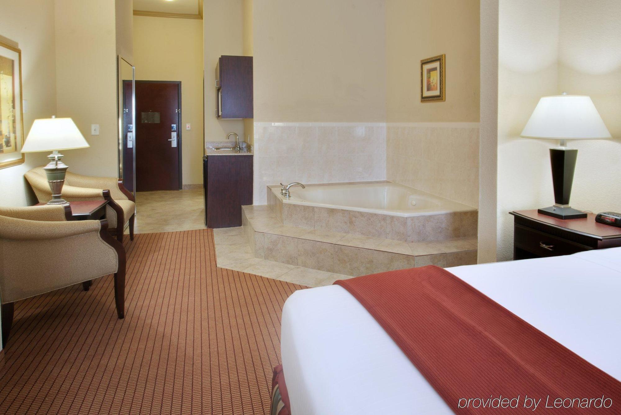 Holiday Inn Express & Suites Wharton By Ihg חדר תמונה