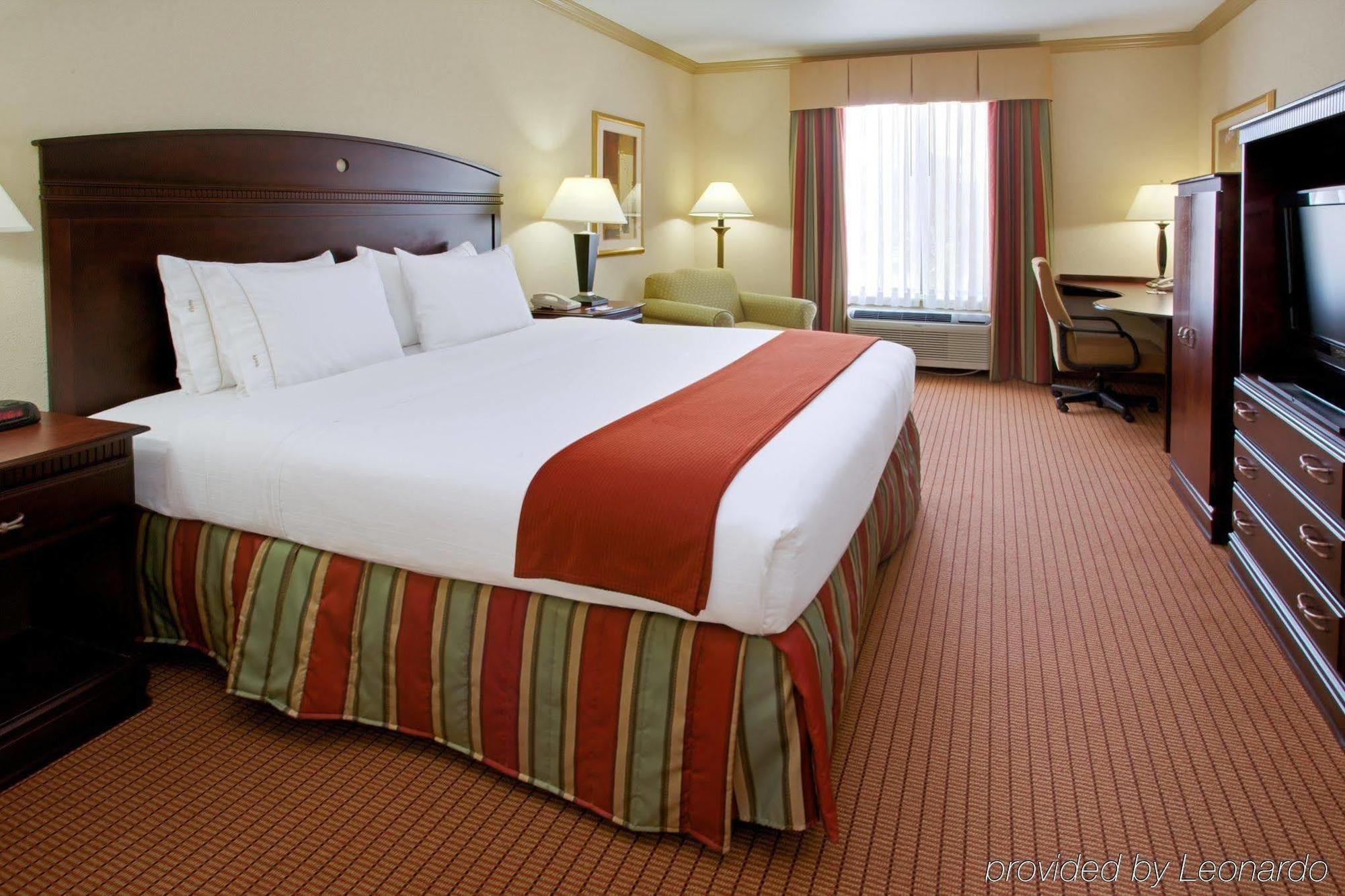 Holiday Inn Express & Suites Wharton By Ihg מראה חיצוני תמונה